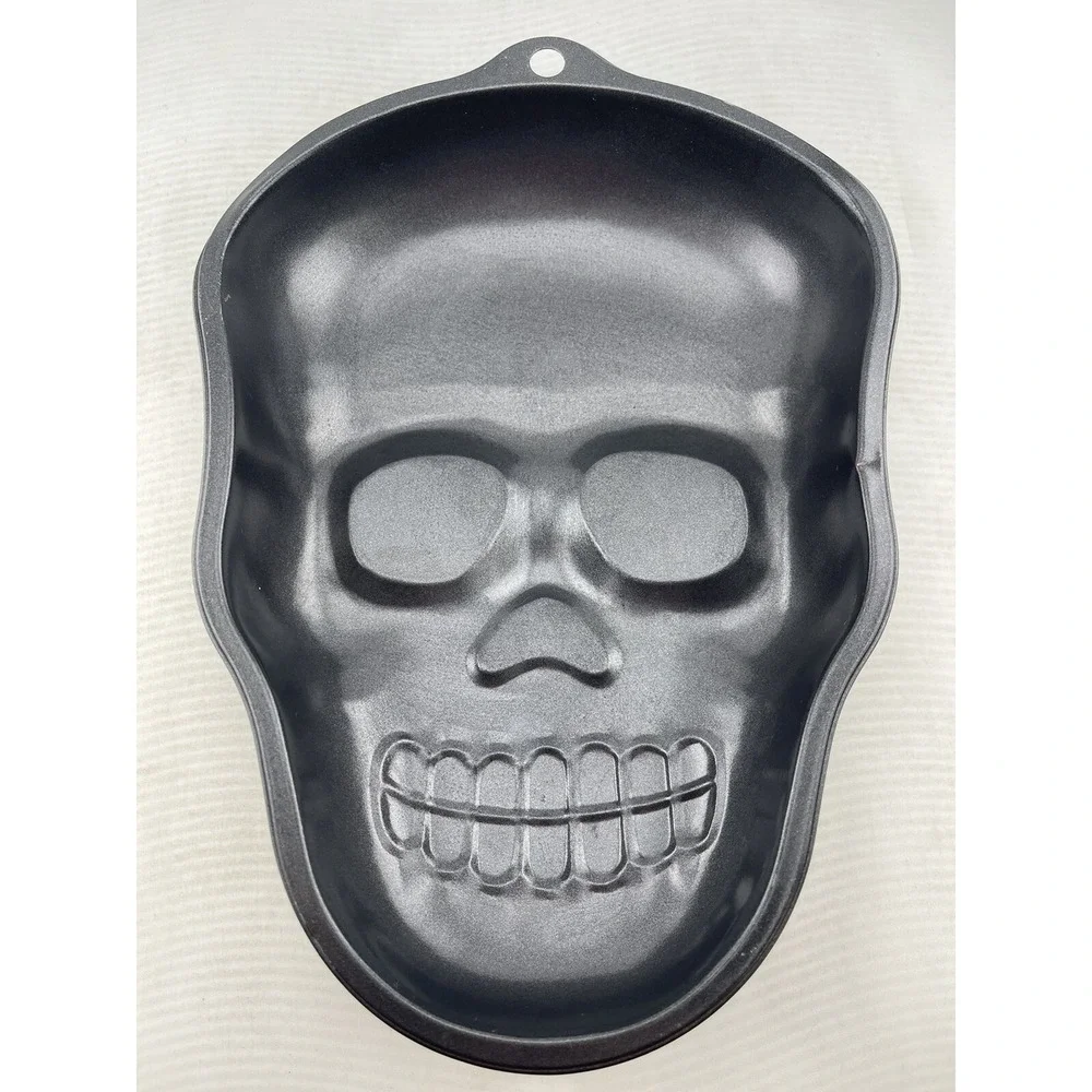 Skull Shaped Cake Pan‎ ~ Halloween Nonstick